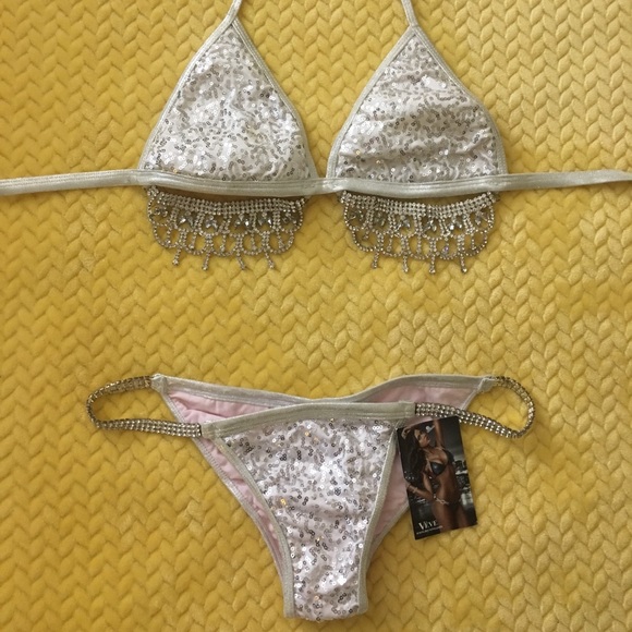 Veve Swimwear bathing suit - Picture 1 of 2